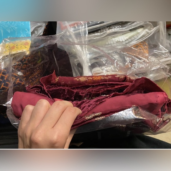 NWOT Authentic Maria B Unstitched Mbroidered Velvet Suit - Picture 7 of 7